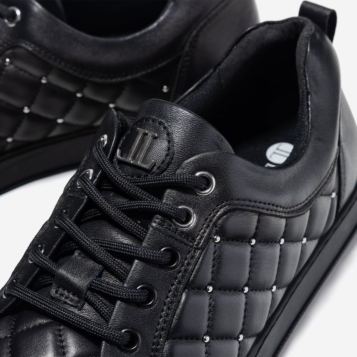 Low Top - Ezio - Black Diamond Rivets